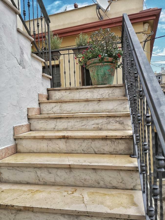 Отель A Casa Di Noemi Пиццо Экстерьер фото